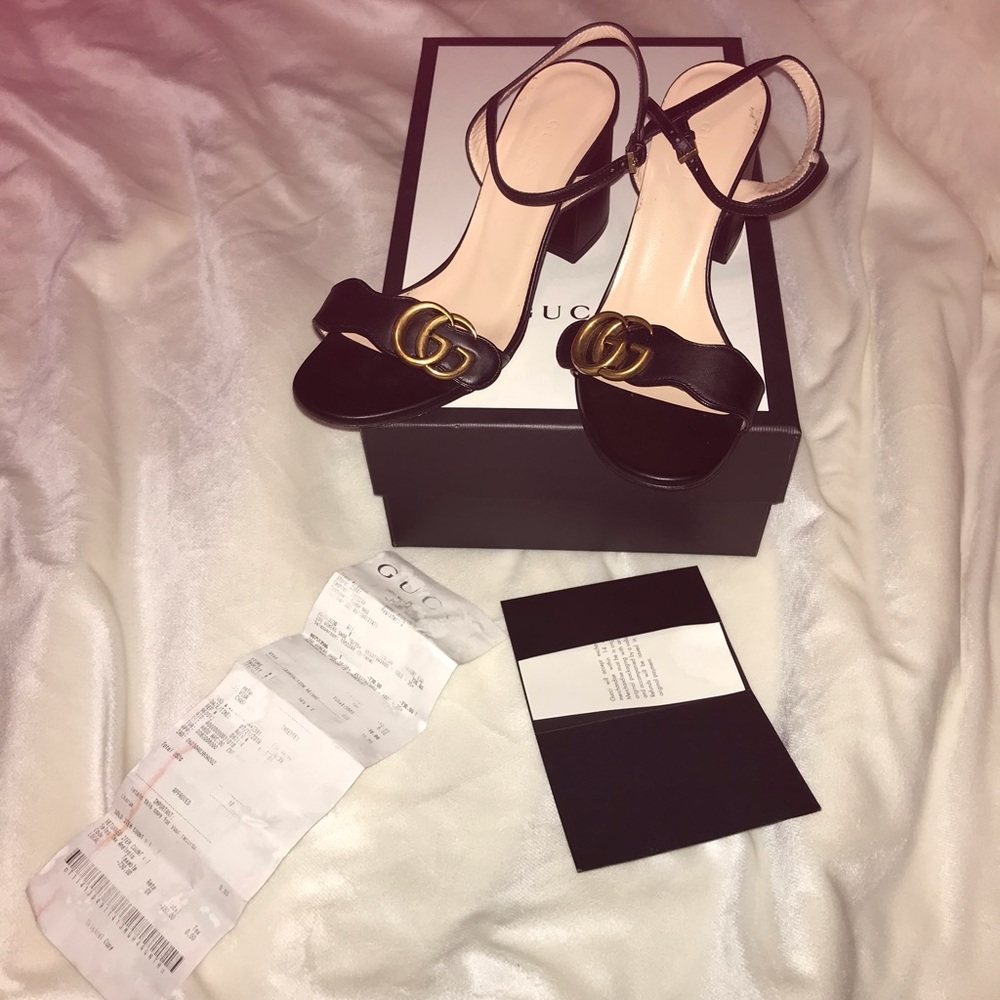 Like New GUCCI black mid-heel leather sandals